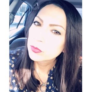 Meet your Posher, Rita